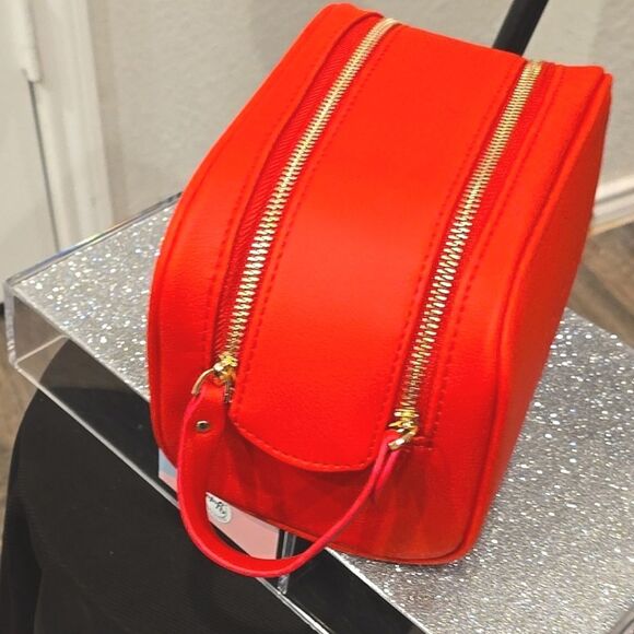 Truly Candy Apple Vanity Case - Picture 7 of 8